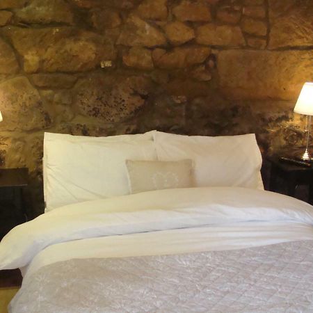 Riggend Farm Bed And Breakfast Airdrie Exteriör bild